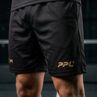 short-juego-negro_on-model